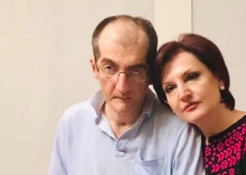 ბგერების წარმოთქმას და სიცილს, დაემატა სიტყვების დამარცვლით წარმოთქმის უნარიც – როგორია ცოტნე გამსახურდიას მდგომარეობა