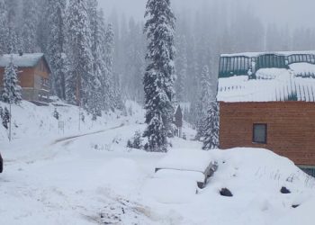 “თოვლის საფარი 30 სმ-ს აღწევს”- არის თუ არა ბახმაროზე მანქანით ასვლა შესაძლებელი