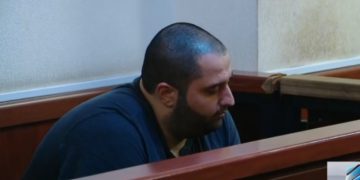 “დეტალურად აღწერდა როგორ მოკლა ჯერ მამა, მერე დედა” – დედ-მამის მკვლელობაში ბრალდებული ყოფილი პოლიციელის საქმე
