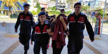 თურქეთში დაკავებული ქართველი მოზარდი გოგონა მშობლებთან ერთად საზარელ დანაშაულშია ეჭვმიტანილი – რა კადრები დააფიქსირა სათვალთვალო კამერამ