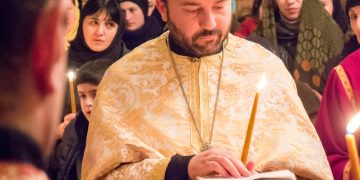 „საპატრიარქომ გაუპატიურებული და ნაცემი მონაზონი ქალის ტრაგედიაც კი საზოგადოების დაპირისპირების საბაბად გამოიყენა“ – დეკანოზი ილია ჭიღლაძე