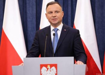 “უკრაინული მხარე რუსული თავდასხმისგან თავდასაცავად სხვადასხვა მიმართულებით ისროდნენ რაკეტებს და დიდი ალბათობით, ერთ-ერთი მათგანი, სამწუხაროდ, პოლონეთის ტერიტორიაზე ჩამოვარდა“ – ანდჟეი დუდა