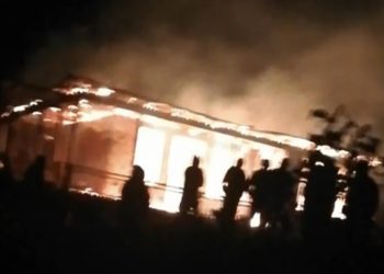 წალენჯიხაში საცხოვრებელი სახლი იწვის