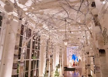 თეთრი სახლი საახალწლოდ მორთეს (ფოტოები)