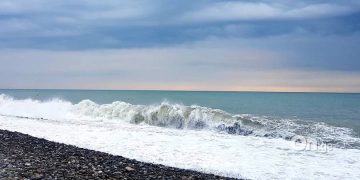 “ზღვაში გადახტა და ვეღარ ამოყვინთა“ – ბათუმში, ზღვაში მამაკაცს ეძებენ