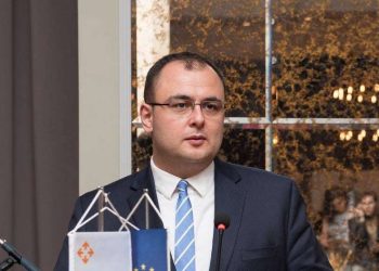 „დაიწყო კამპანია, რომლის მიზანია, რომ საზოგადოებას აჩვენონ, თითქოს სააკაშვილის მდგომარეობა არის ძალიან მძიმე” – რატი ბრეგაძე