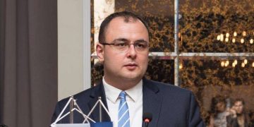 „დაიწყო კამპანია, რომლის მიზანია, რომ საზოგადოებას აჩვენონ, თითქოს სააკაშვილის მდგომარეობა არის ძალიან მძიმე” – რატი ბრეგაძე