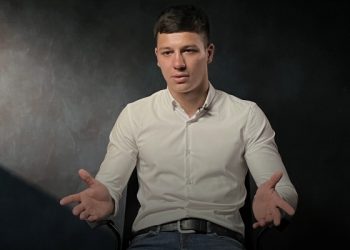 აფხაზმა ბლოგერმა დაურ ბუავამ საქართველოს მოქალაქეობა მიიღო