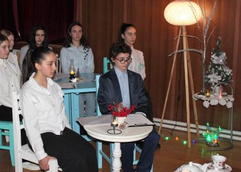 ”გაკვეთილის ერთი ფრაგმენტი სცენაზე ფინჯან ჩაისთან ერთად” – ფოტოები