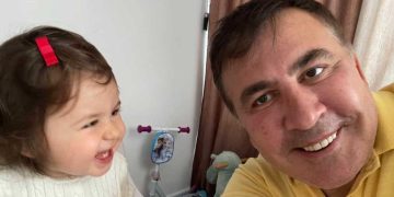 ვიდეო – როგორ ულოცავს ალისკა მამას დაბადების დღეს