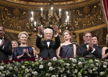 მიუხედავად უკრაინის ელჩის თხოვნისა, “ლა-სკალამ” სეზონი რუსული ოპერით გახსნა