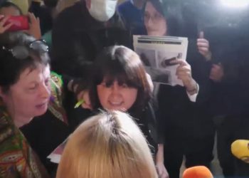 ოზურგეთის საკრებულეში დეპუტატი ქალები ერთმანეთს ფიზიკურად დაუპირისპირდნენ