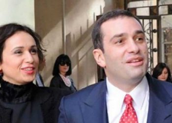 “კაი გოგოებს დაინახავს ბარში და კვანწვით შედის ვისკის შესაკვეთად და უცაბედად…” – რა ფოტოს აქვეყნებს ნათია ფანჯიკიძე