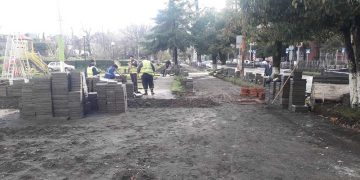 ოზურგეთში ფილებს მესამედ აგებენ – “მერიას მიწისქვეშა გაყვანილობების მოწესრიგება დაავიწყდა”