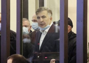 „თუ ვერ შეძლებს სხდომაზე დასწრებას, მაშინ ჩაერთვება დისტანციურად“ – სააკაშვილის ადვოკატი