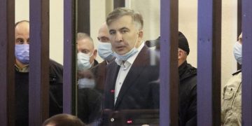 „თუ ვერ შეძლებს სხდომაზე დასწრებას, მაშინ ჩაერთვება დისტანციურად“ – სააკაშვილის ადვოკატი