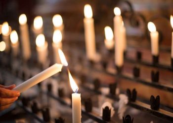 ქრისტიანული სამყაროს ნაწილი შობის დღესასწაულს ზეიმობს