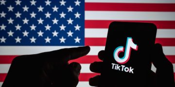 “შპიონჟი ჩინური TikTok–ით” – აშშ-ის სახელმწიფო სტრუქტურებში TikTok-ის გამოყენება აიკრძალა