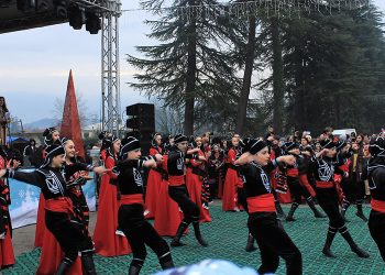 ფოტოები – წალენჯიხაში საახალწლო–საშობაო ზეიმი გაიმართა