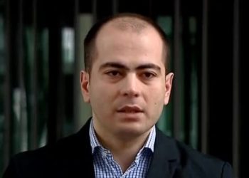 რუსთაველის გამზირზე, რუსული სიმღერის გამორთვის გამო, გიორგი კანდელაკს სცემეს