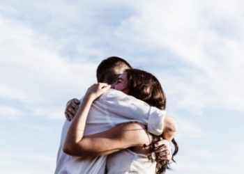 დღეს ჩახუტების საერთაშორისო დღეა