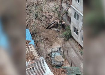 თბილისში, ბენდელიანის ქუჩაზე კლდე ჩამოინგრა