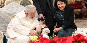 ,,თქვენო უწმინდესობავ…” – პრეზიდენტის მილოცვა პატრიარქს