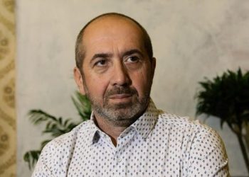 „ისე, აფთიაქში, საავადმყოფოში, სასაფლაოზე გაქაჩვა რომ არ მოსულა, „გაგების“ მქონე ტიპებისთვის, ამას რა ვუყოთ?“ – გოჩა მირცხულავა მერაბიშვილის ცემაზე