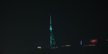 თბილისის ანძა ზურმუხტისფრად განათდა