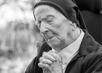 მსოფლიოს ყველაზე ხანდაზმული ადამიანი გარდაიცვალა