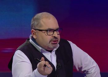 “რძის ნაწარმის კონტეინერში რომ შეიმალა და მერე ხინკალი შეუკვეთა თემქაზე, ამასაც ვიღაცას აბრალებს” – აბსანძე