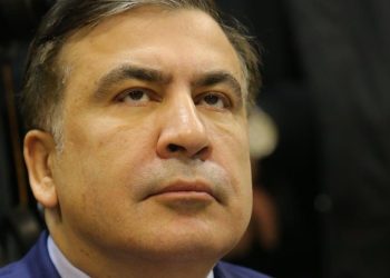 “ვის შეიძლება მოეწამლა სააკაშვილი? – “ზედ ტუჩთან მიუტანა ჯვარი” – გოჩა მირცხულავა