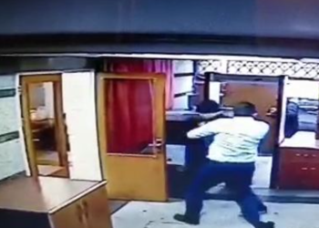 თავდამსხმელი საელჩოში ორ ბავშვთან ერთად შეიჭრა – თეირანის პოლიცია