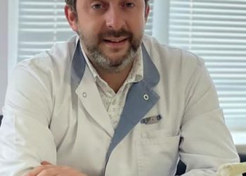 „მე მაქვს უფლება ჩაგიყენოთ “ნაგავი” 80-120 ლარად!!! და მორჩა! შესაბამისად- მე, ლევან ჩიკვატია, იძულებული ვარ შევწყვიტო ჩემი პრაქტიკული მოღვაწეობა თსსუ -ის პირველ საუნივერსიტეტო კლინიკაში“ – ტრავმატოლოგი ლევან ჩიკვატია