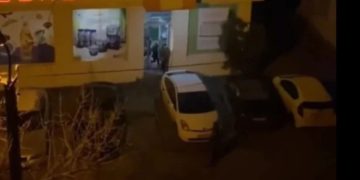 (ვიდეო) არასრულწლოვნებმა კიდევ ერთი მაღაზია გაძარცვეს – მოქალაქეს, ვინც ამ კადრებს იღებდა უკვე დარეკილი ჰქონდა შსს ში…