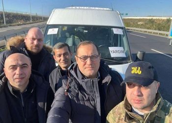 თურქეთში საქართველოს ელჩი და საელჩოს თანამშრომლები სტიქიის ზონაში ჩავიდნენ