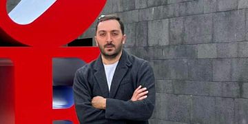 “გაიღო კარები და შემოვიდა ესეთი “აბრაგი” – რა ფოტოს აქვეყნებს კულუმბეგოვი