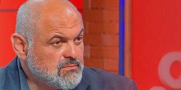 “დღეს, აქ დასრულდა ოცნების მანდატი, გინდათ, ხალხო, აიღოთ ძალაუფლება ხელში?” – აკია ბარბაქაძე