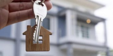 დევნილ ოჯახებს თბილისში ოთხოთახიანი ბინები გადაეცათ