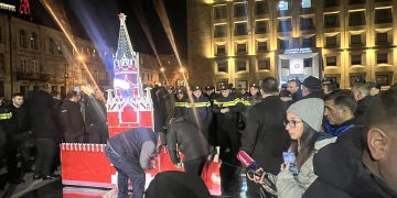 “პოლიცია იცავს კრემლს” – რა ხდება მთავრობის ადმინისტრაციასთან?