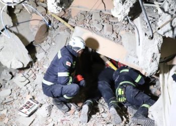 ქართველმა მაშველებმა ნანგრევებიდან კიდევ ერთი ადამიანი ამოიყვანეს (ვიდეო)