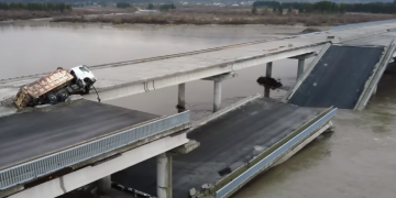 “დაინახა როგორ ჩაინგრა მის წინ ხიდი, ტრაილერიდან გადმოხტა და საჭე გადაკრა” – რას ჰყვება თვითმხილველი