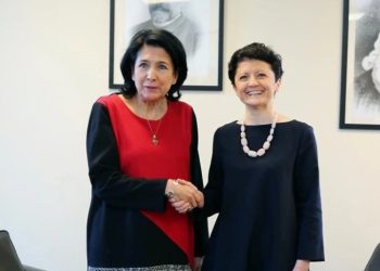 „ჩემი სრული მხარდაჭერა ქ-ნ თეა წულუკიანს! ძალიანაც სწორს აკეთებს, რომ მიანიშნებს ბებერ კგბ-შნიცას მის ადგილს“ – თენგო გოგოტიშვილი