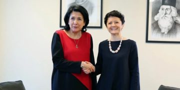 „ჩემი სრული მხარდაჭერა ქ-ნ თეა წულუკიანს! ძალიანაც სწორს აკეთებს, რომ მიანიშნებს ბებერ კგბ-შნიცას მის ადგილს“ – თენგო გოგოტიშვილი