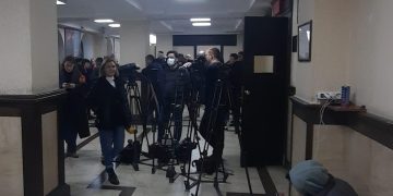 ,,მორიგი ტყუილი! 4 სხვადასხვა დარბაზში 4 სხდომაა, რაც აქ ვარ ორი გამოუშვეს 2000 ლარიანი ჯარიმით !!!“ – მარიკა არევაძე 7-8 მარტის აქციებზე დაკავებულების შესახებ