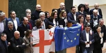 „რა დროშებს შლით, თქვე მათხოვრებო! თქვენი ბრალი იყო, რომ „ქართული ოცნება“ ყველაფერს უბედავდა ხალხს“ – დავით ჭიჭინაძე