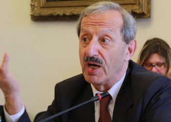 ,, ,,უნდა მოვითხოვოთ თუ არა პარლამენტის რიგგარეშე არჩევნები?” – ვახტანგ ხმალაძის განმარტება