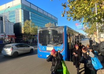 ქუთაისში უბილეთო მგზავრს კონტროლიორმა უკბინა