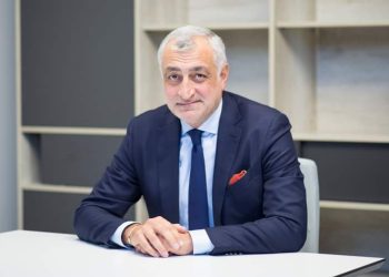 “დავიწყოთ სახალხო დაუმორჩილებლობა მთელი ქვეყნის მასშტაბით” – ხაზარაძე