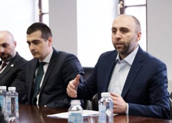 „ეროვნული ხალხის უუფლებო მდგომარეობაში ჩაყენებას ამ ქვეყანაში არავინ გაგიტარებთ, ქუდზე კაცი გამოვალთ გარეთ!“ – შოთა მარტინენკო